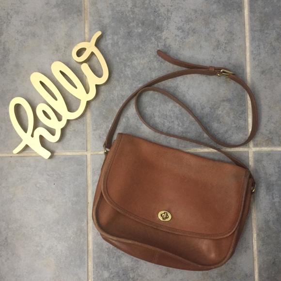 Coach Handbags - VTG Coach Tan Saddle Bag Purse